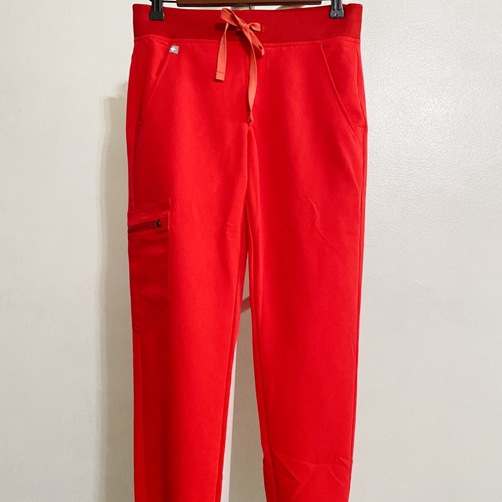 Like new Figs Zamora Red size petite xxs